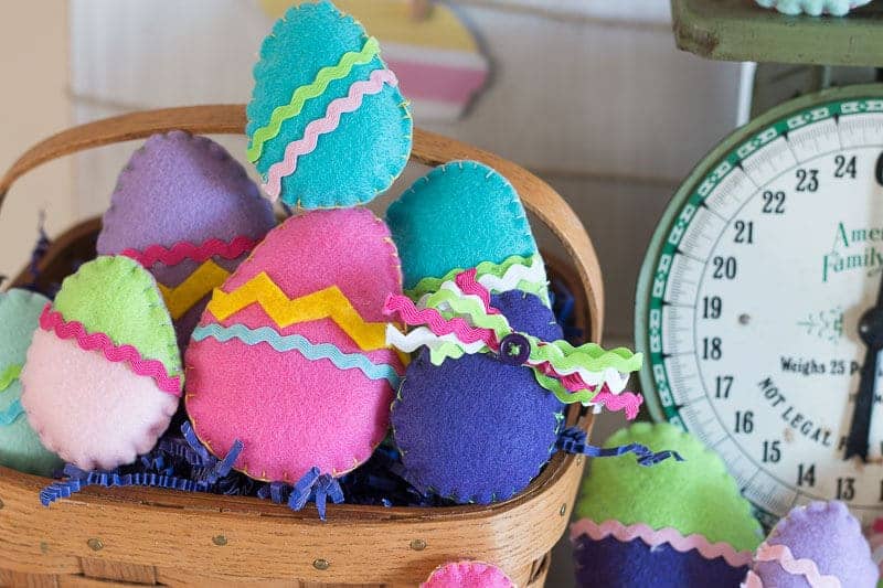 Felt Pattern with Easter Egg