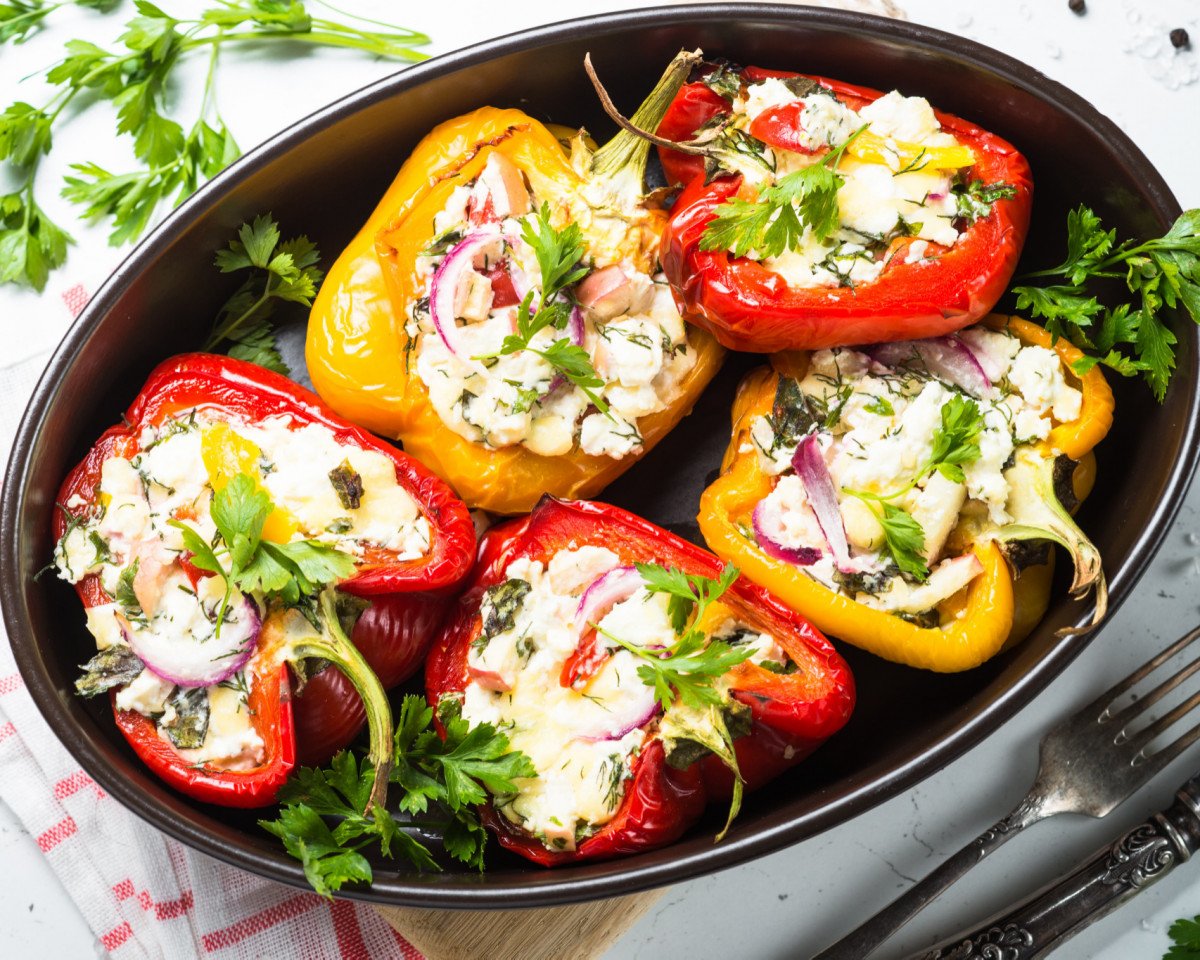 Speca me Gjize (Peppers with Cottage Cheese)