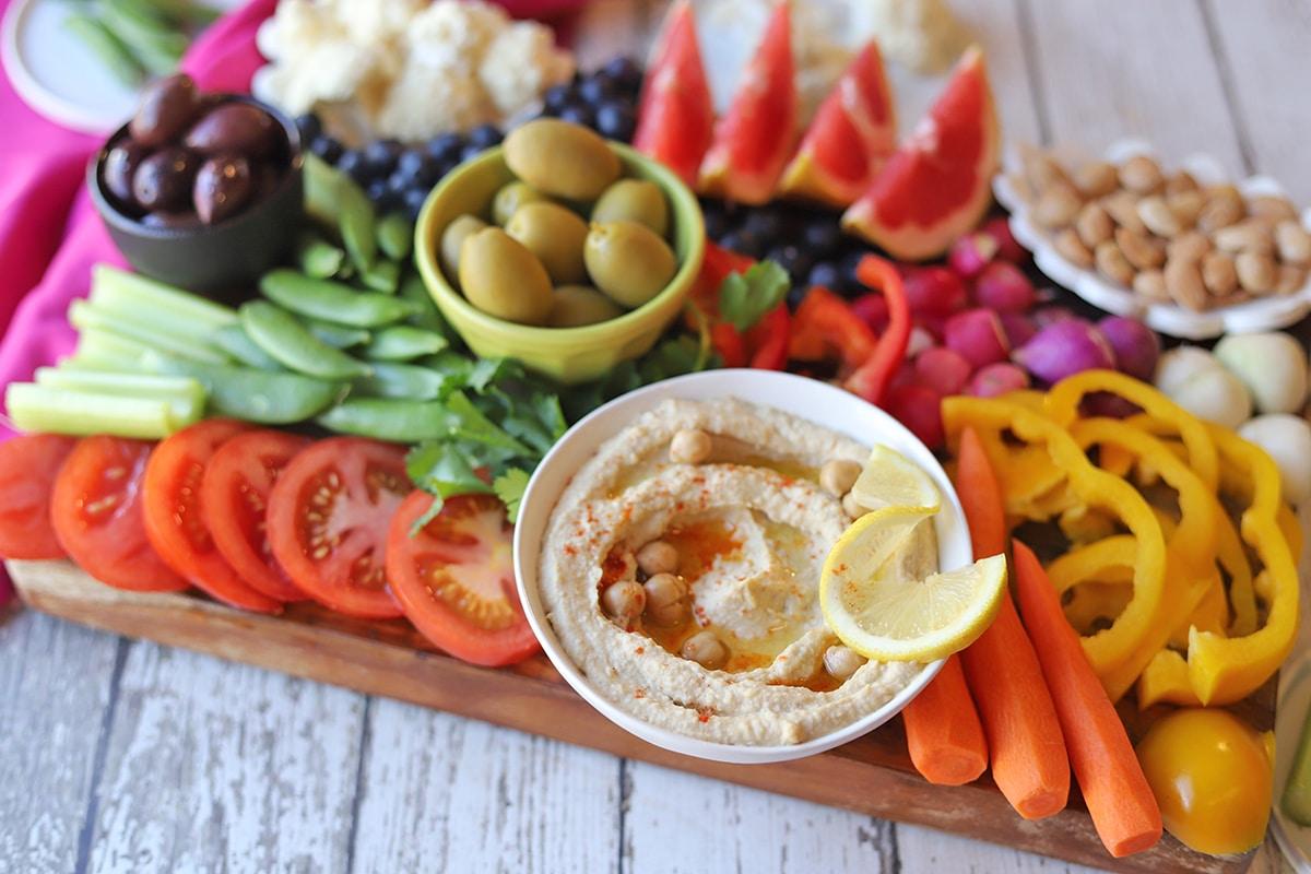 Vegetable_Platter_with_Hummus