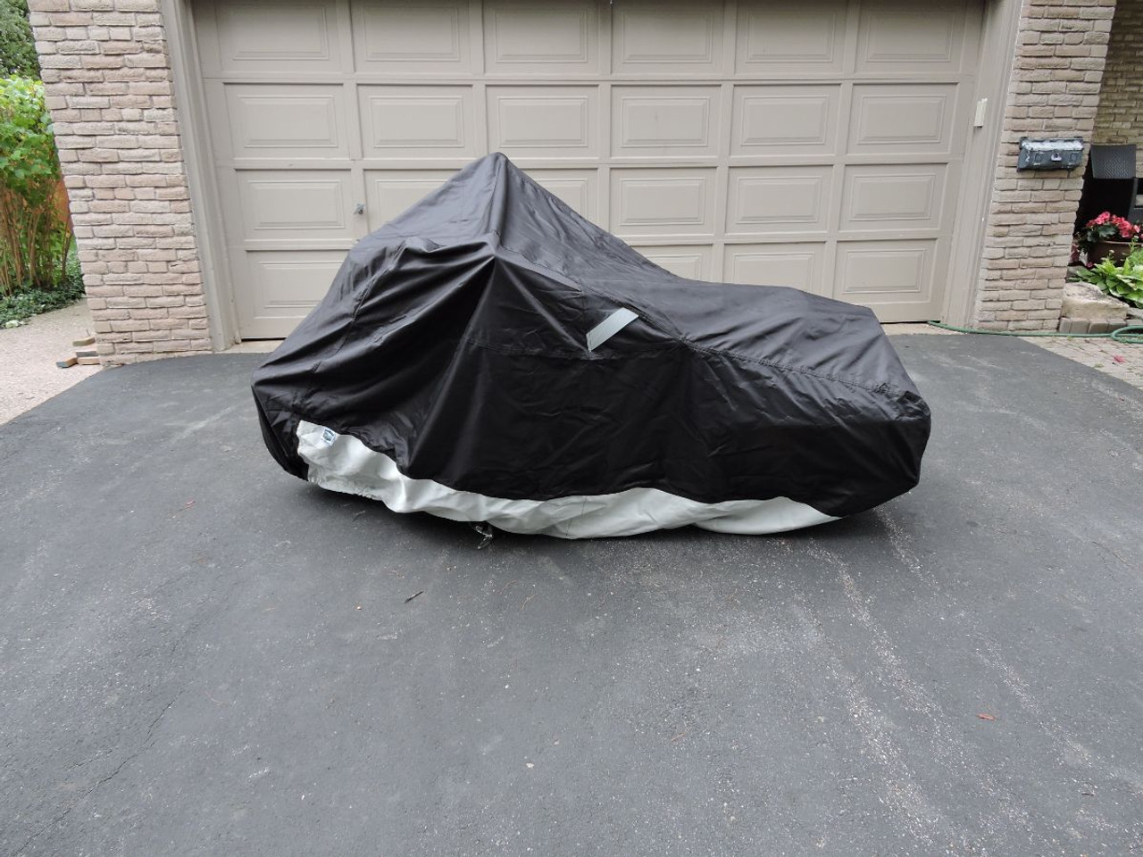 Why Use Car and Motorcycle Covers? 