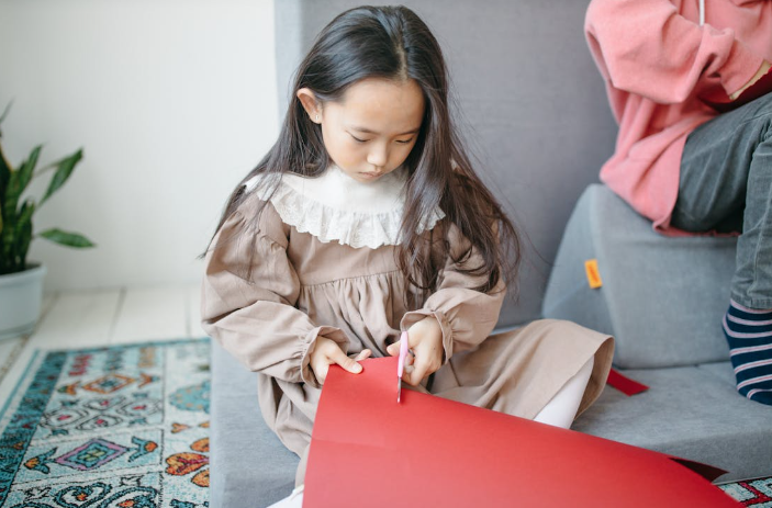 Seasonal Crafting: Cozy Winter Projects for Kids to Try Indoors