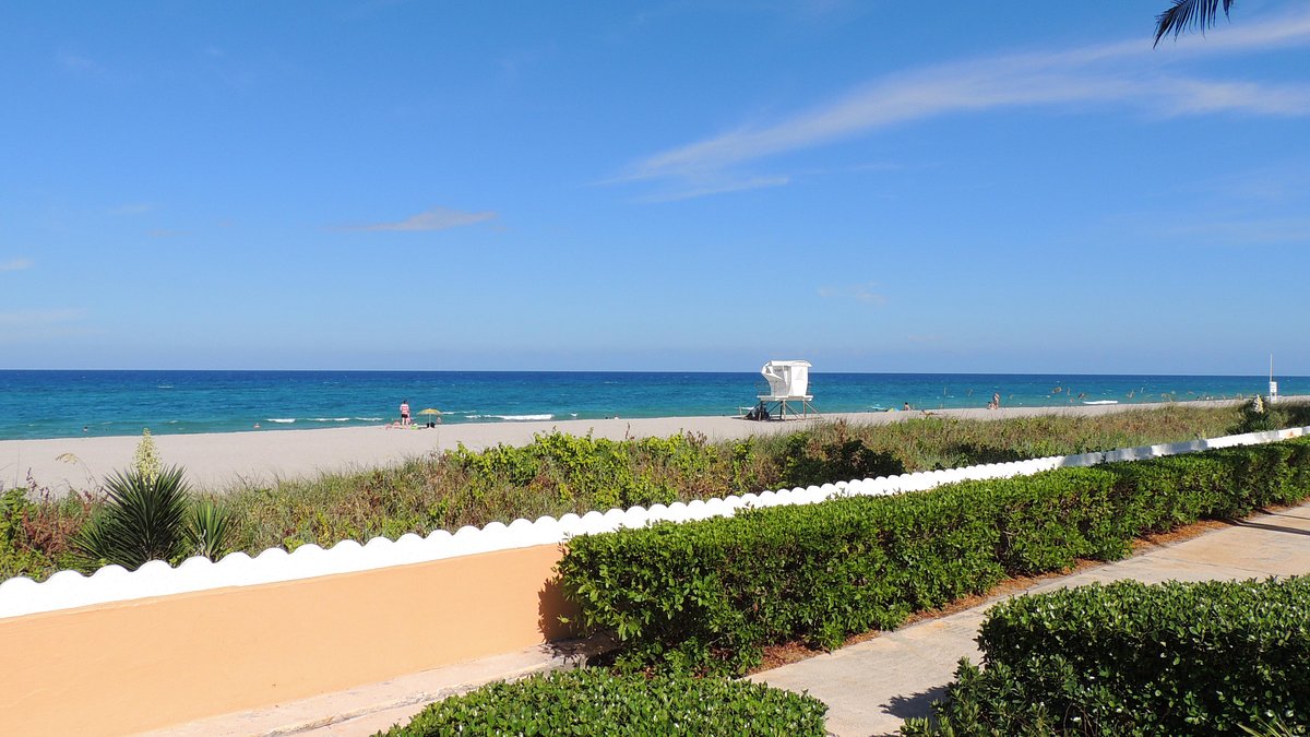 Palm Beach Municipal Beach