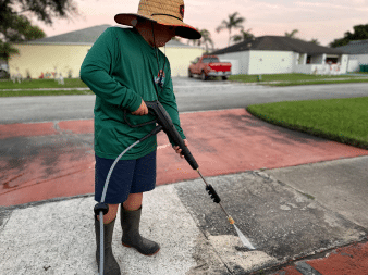 The Ultimate Electric Power Pressure Washer: Giraffe Tools Supports Young Entrepreneurs