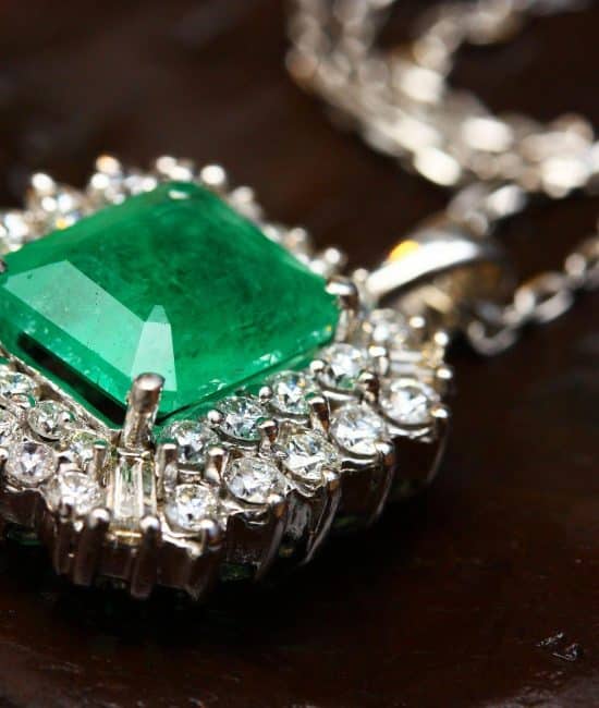 Why Gemstone Jewelry Is the Ultimate Holiday Gift Choice