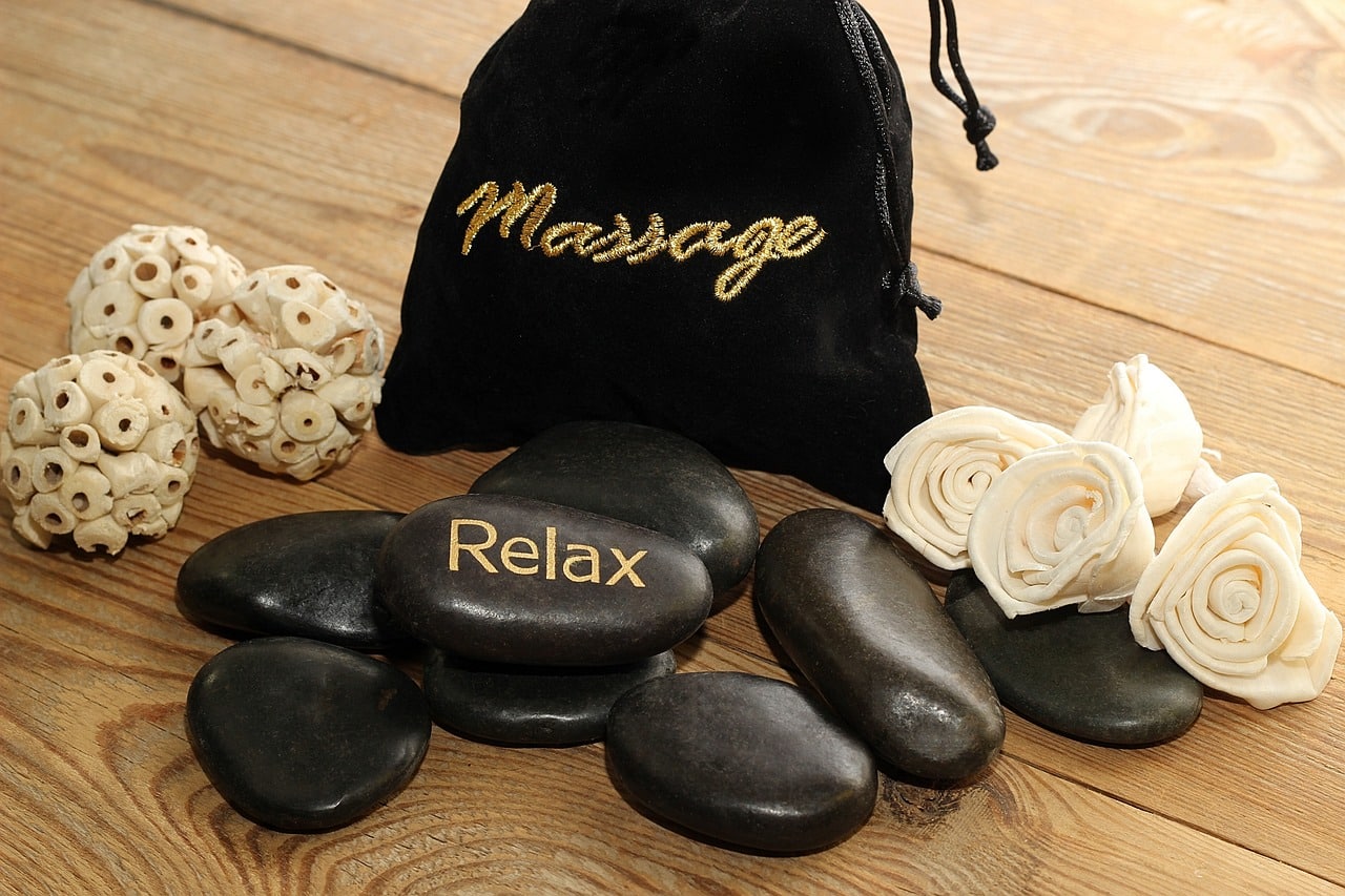 spa kit with massage stones