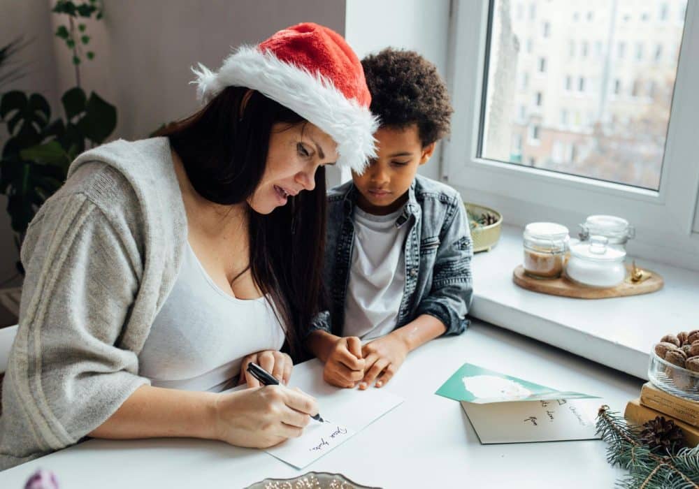 How to Make Personalized Holiday Cards Using Family Photos