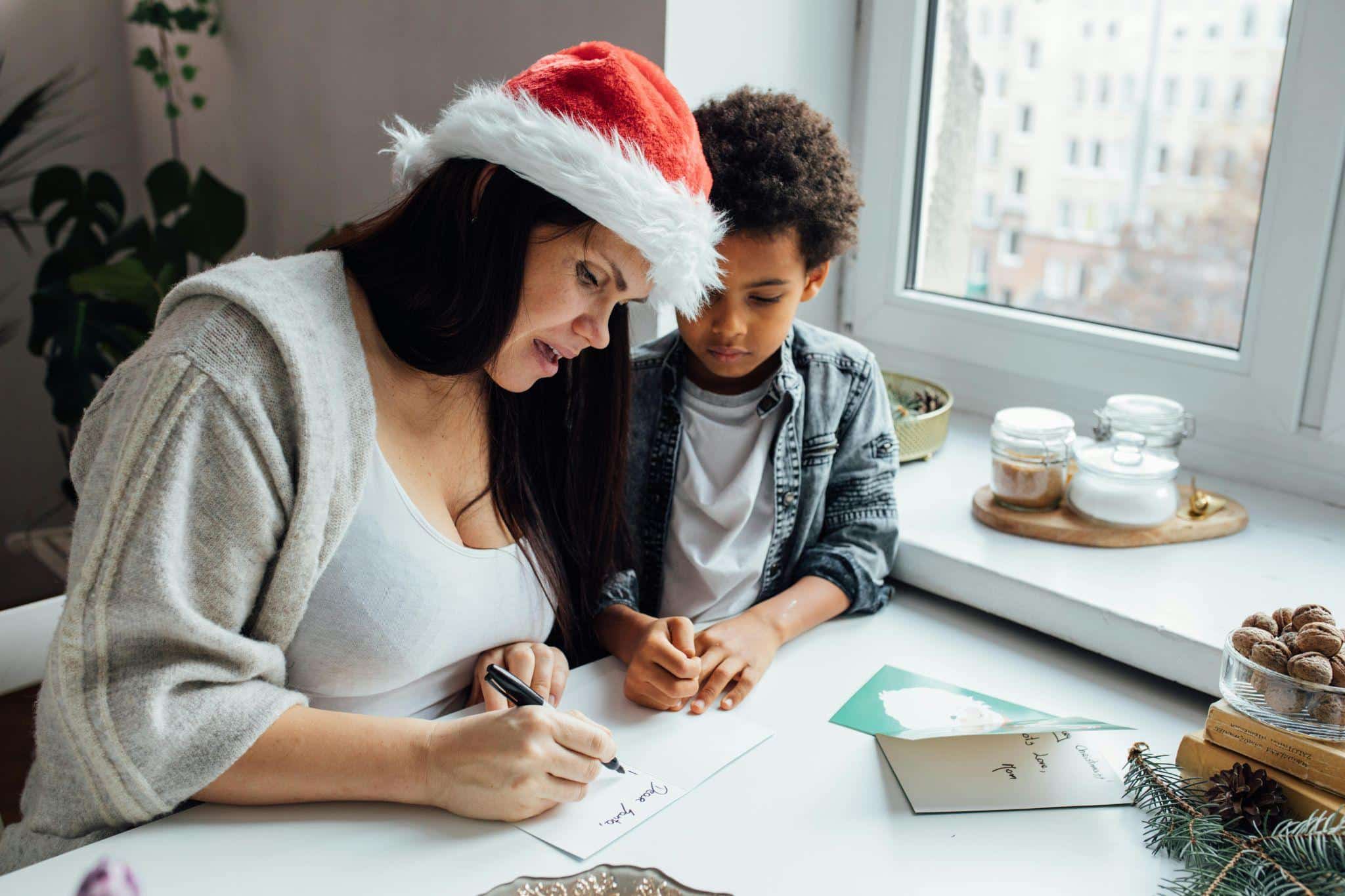 How to Make Personalized Holiday Cards Using Family Photos