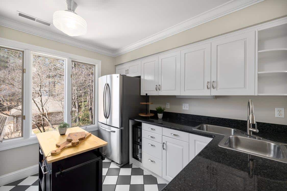Small Kitchen Makeover: Maximizing Space and Style