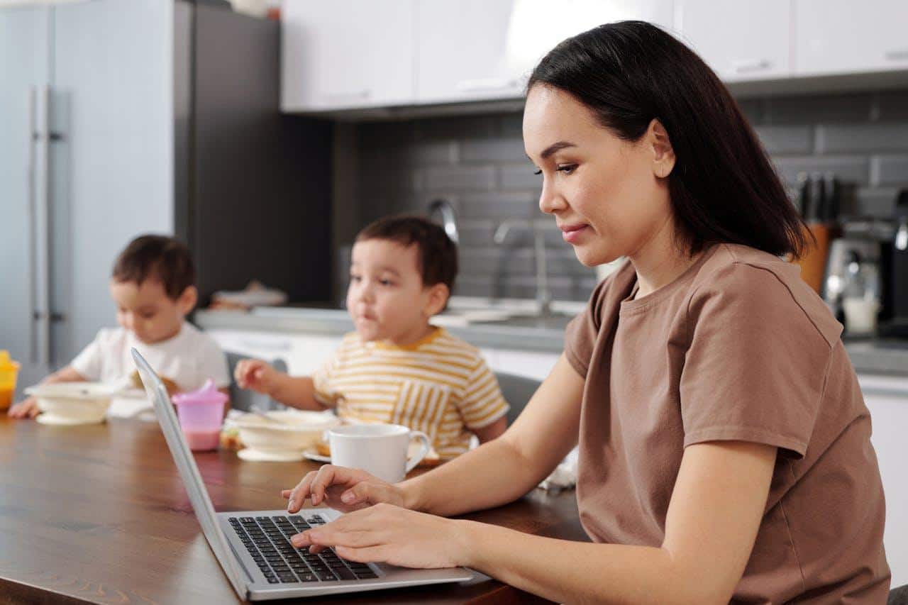 4 Rewarding Career Paths in Healthcare for Busy Parents