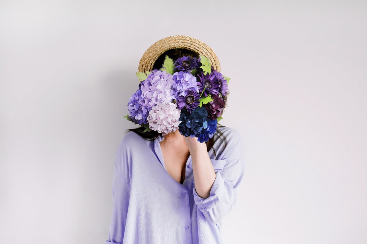 Hobby to Hustle: Artificial Flower-Based Business Ideas for Moms