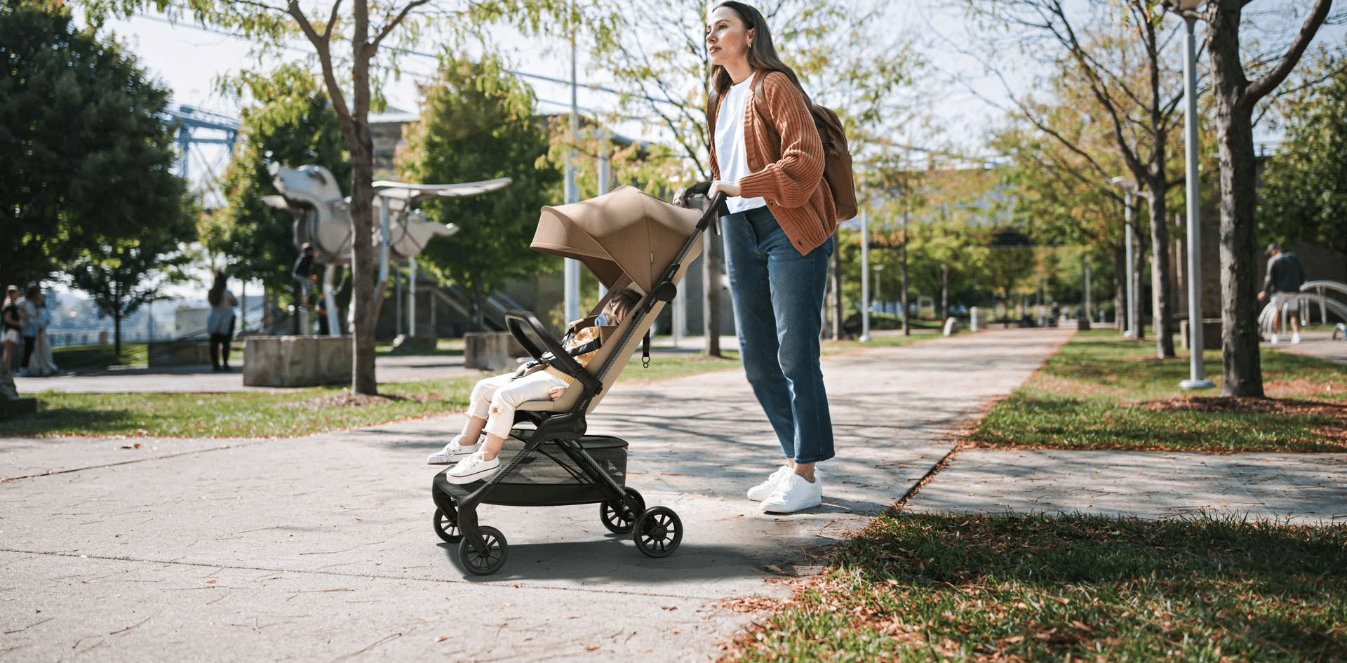 Choose the Best Travel Strollers with Folding Features for childs