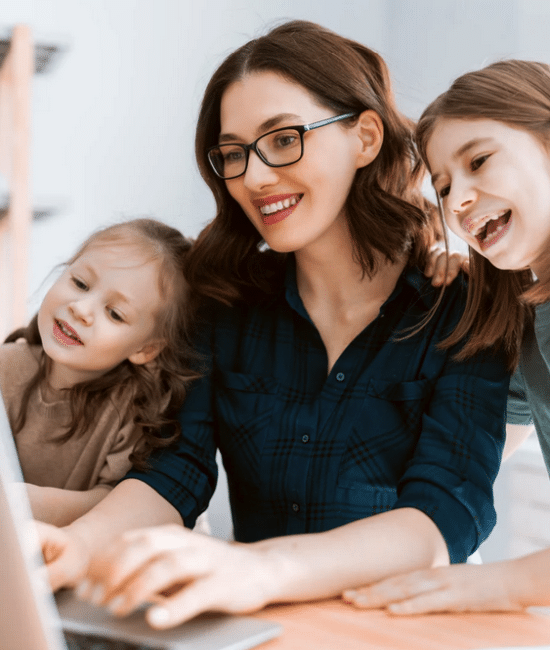 6 Reasons Why Mothers Prefer MacBooks For Their Children